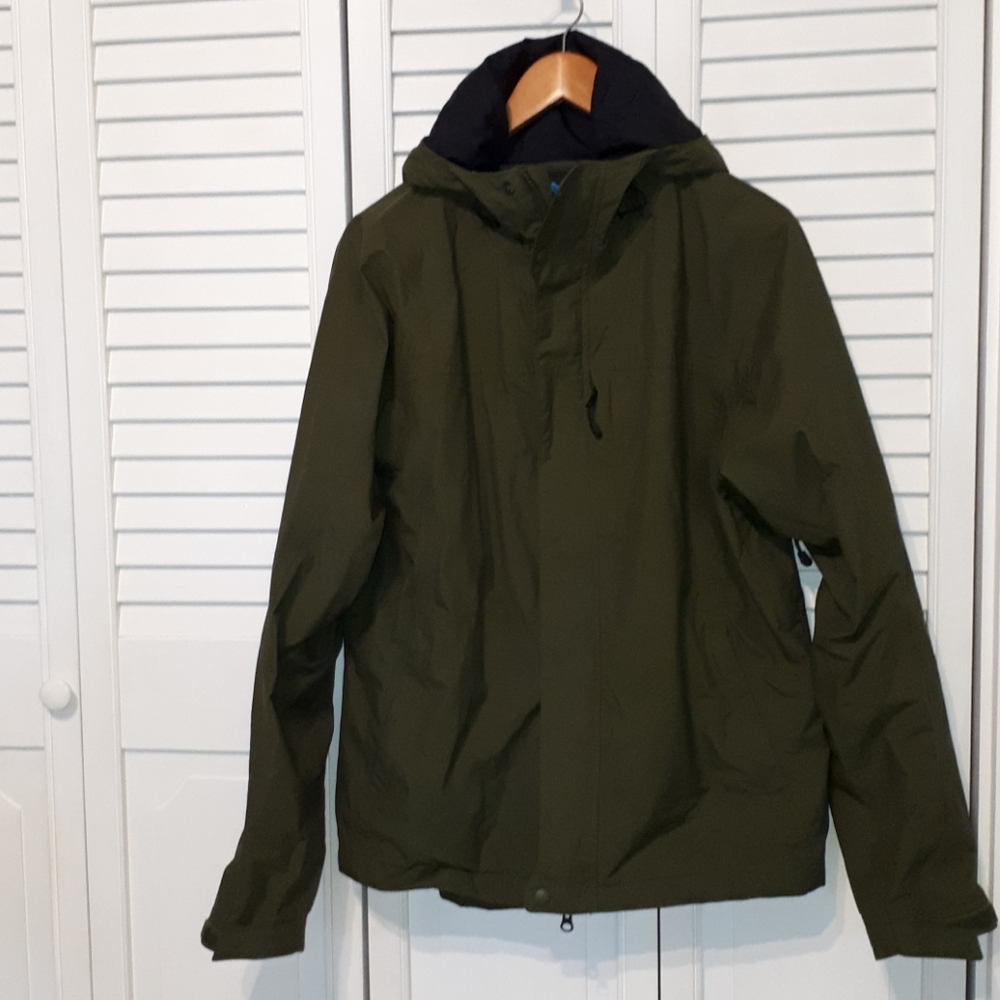 Eastern mountain sports rain coat.  Mens size S